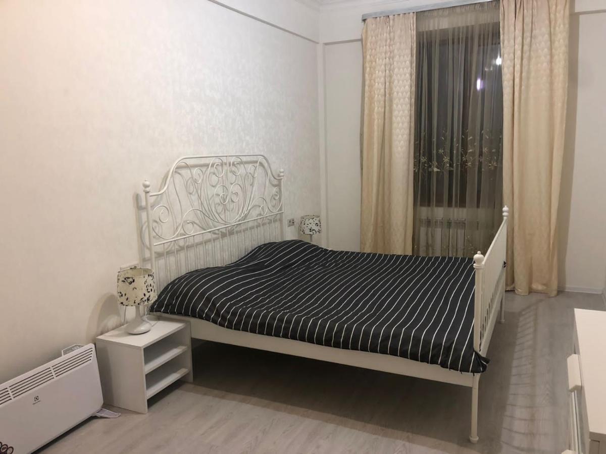 Красивая, Просторная Квартира В Самом Центре Еревана, Рядом С Оперным Театром. 耶烈万 外观 照片