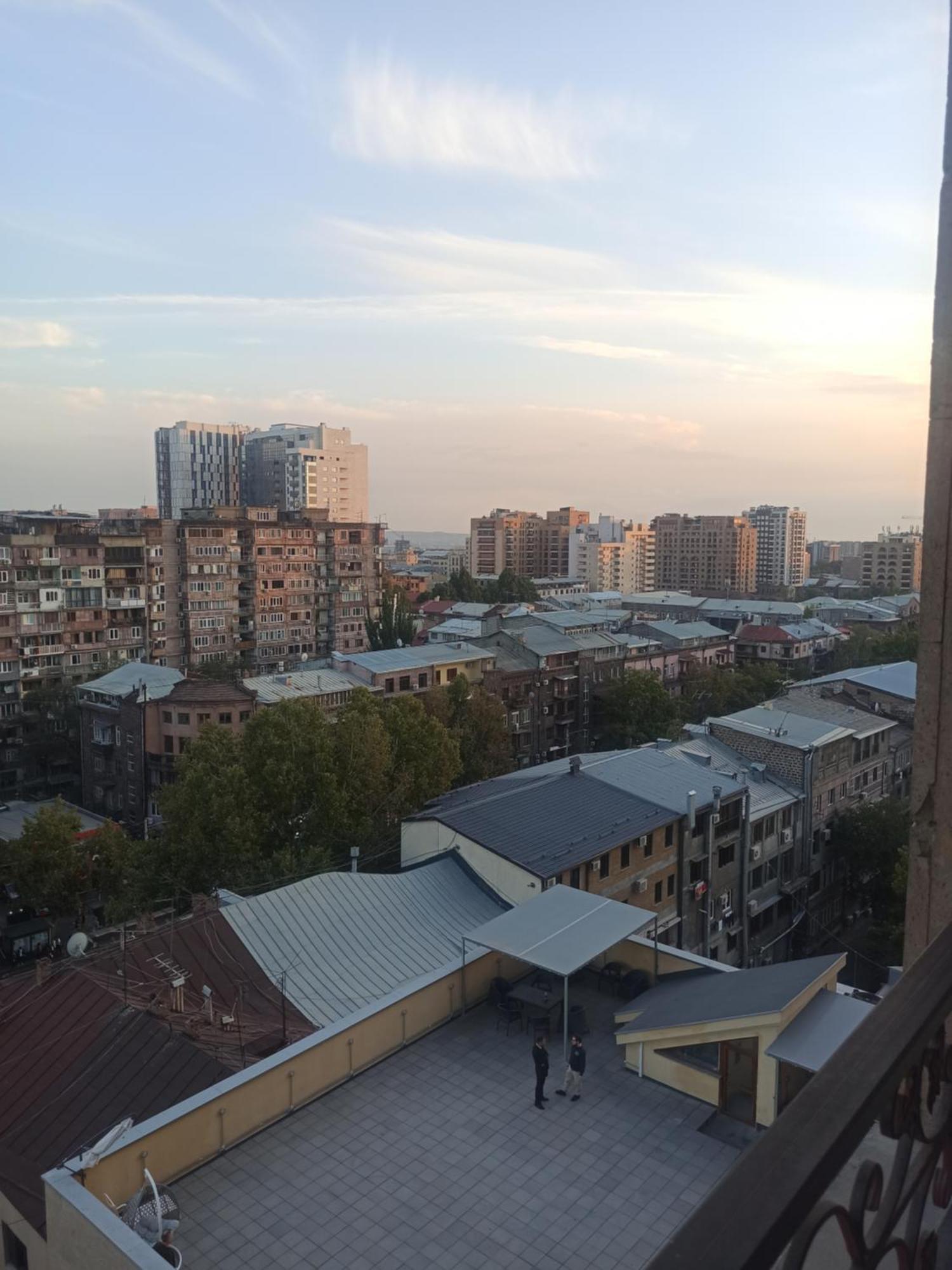 Красивая, Просторная Квартира В Самом Центре Еревана, Рядом С Оперным Театром. 耶烈万 外观 照片